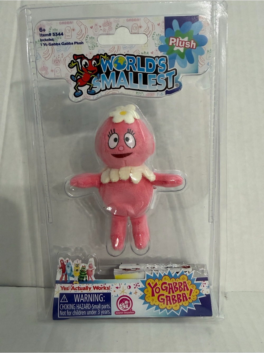 Super Impulse Worlds Smallest Yo Gabba Gabba Pink Backpack Clip Plush Figurine